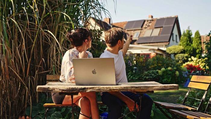 Wie hoch sind die Kosten für eine 10 kWp Photovoltaikanlage mit Speicher?